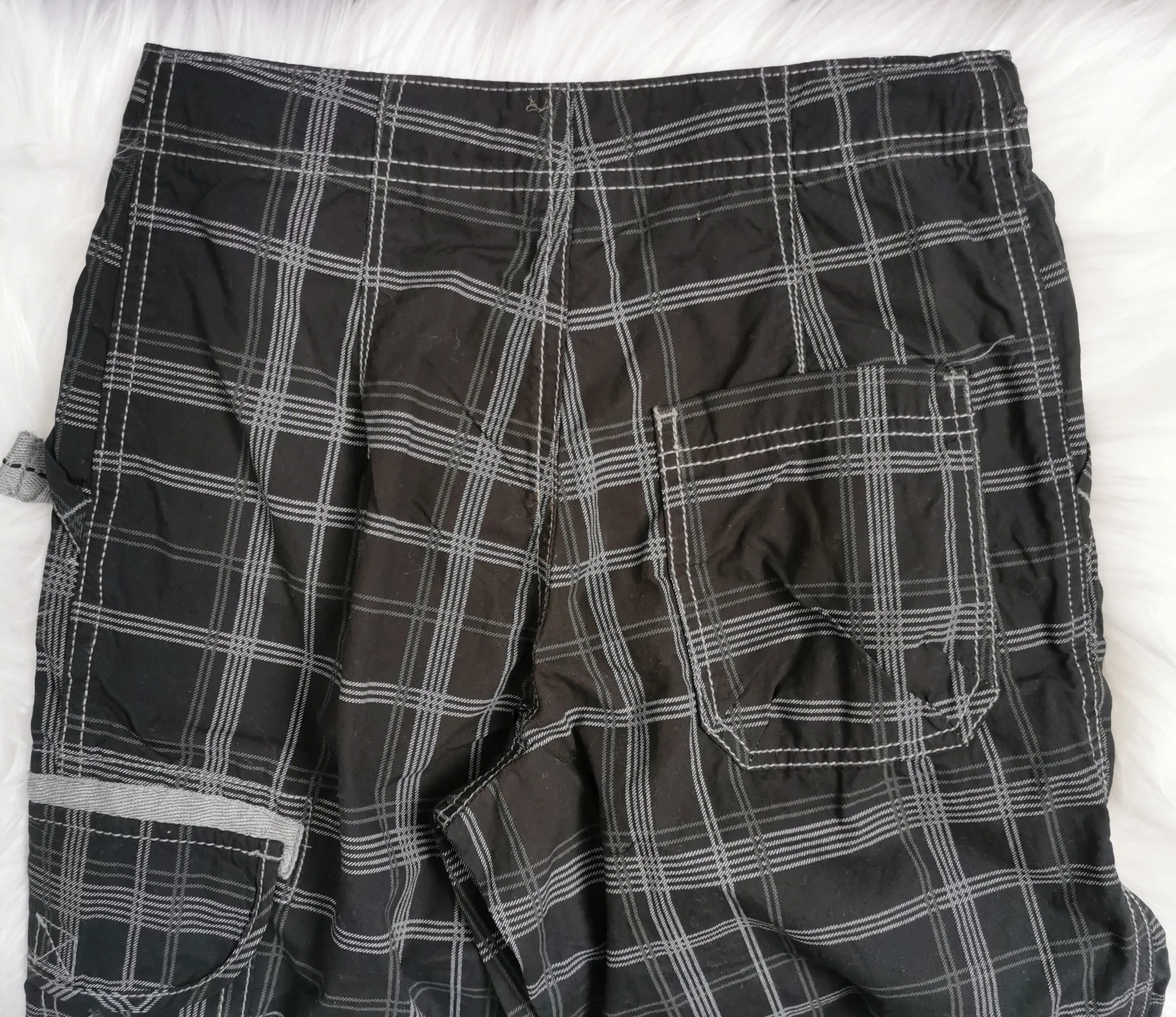 BOY SIZE 10 YEARS - CHEROKEE, Long Cargo Shorts EUC B44
