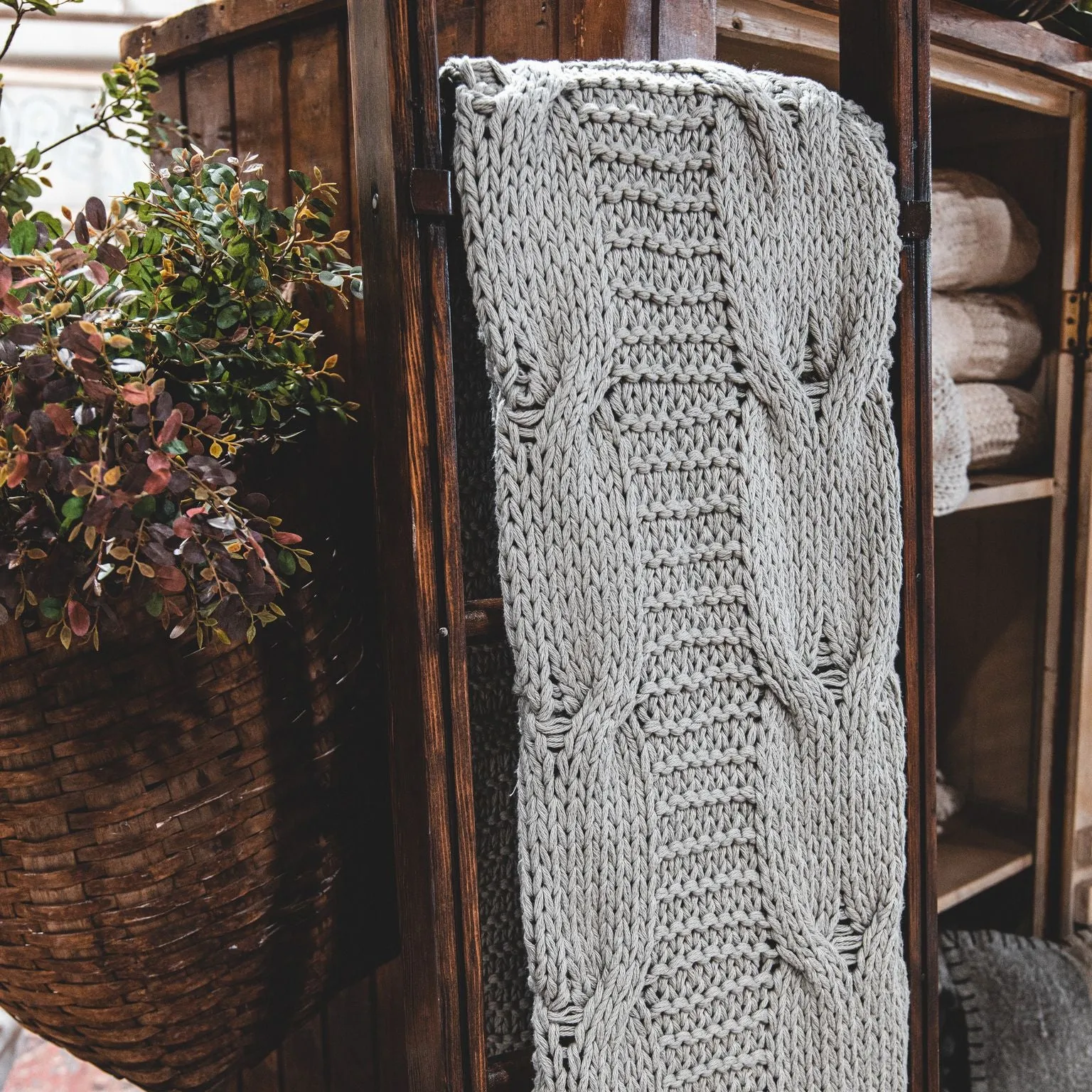 Chunky Cable Throw - Grey