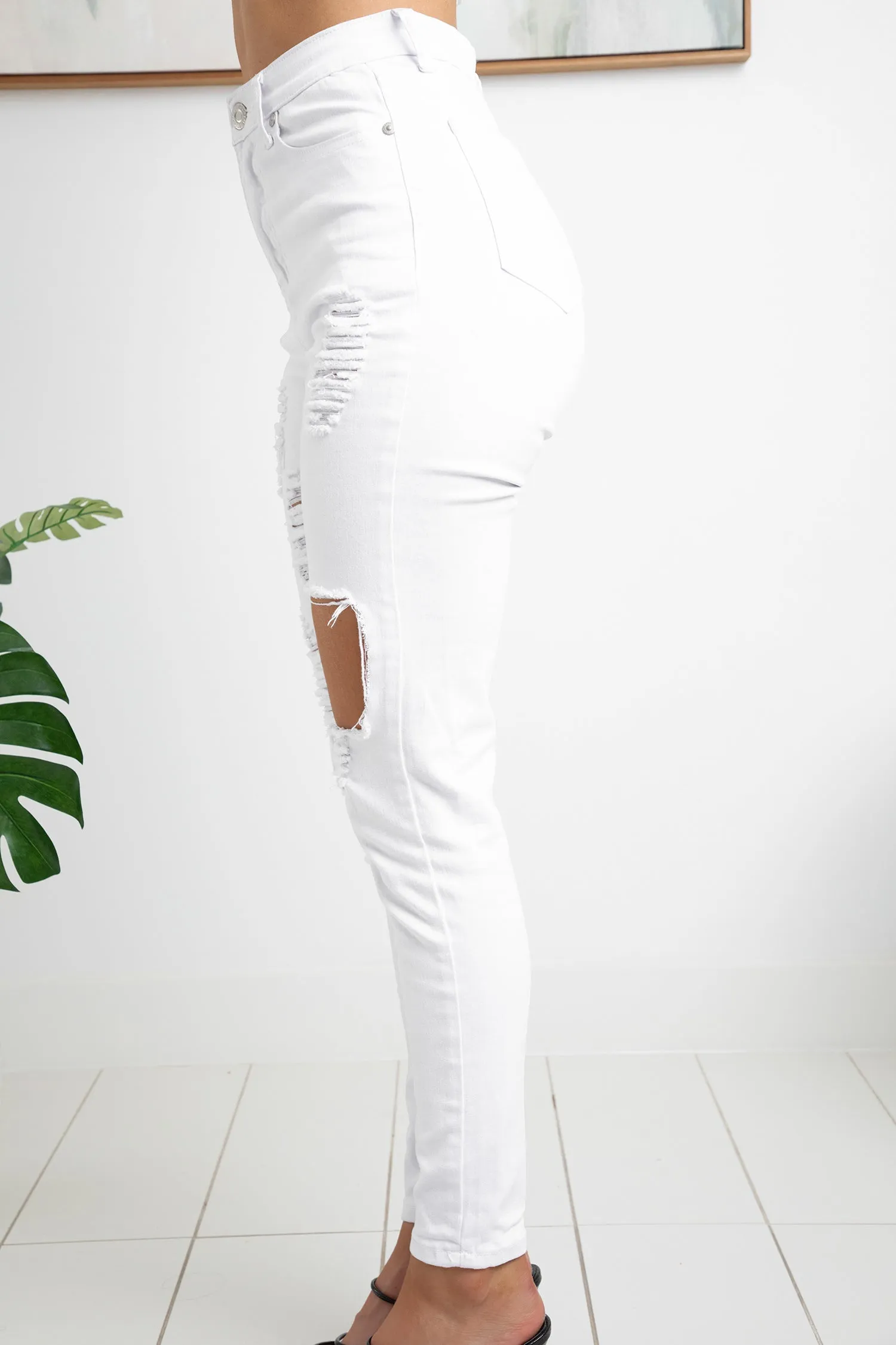 HENDRIK HIGH WAISTED RIPPED DENIM JEANS - White