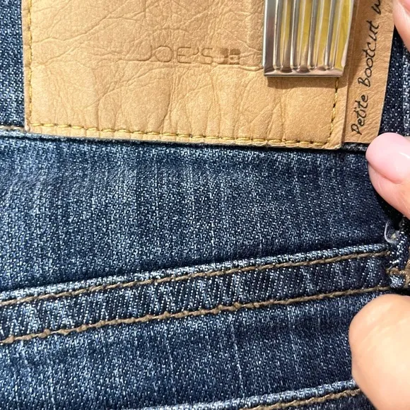 Joe’s Jeans Petite Bootcut Medium Wash Denim SZ 27 EUC