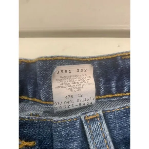 Ladies Vintage Levi's 550 Jeans