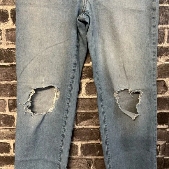 Madewell the perfect vintage straight jean light wash ripped knees jeans