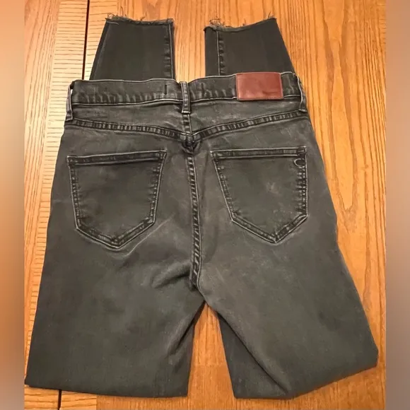Madewell Women's‎ High Riser Ripped Skinny Jeans in Black Sea Raw Hem Size 27