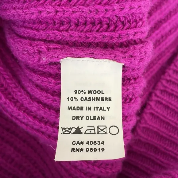Marc Jacobs Chunky Pocket Magenta sweater