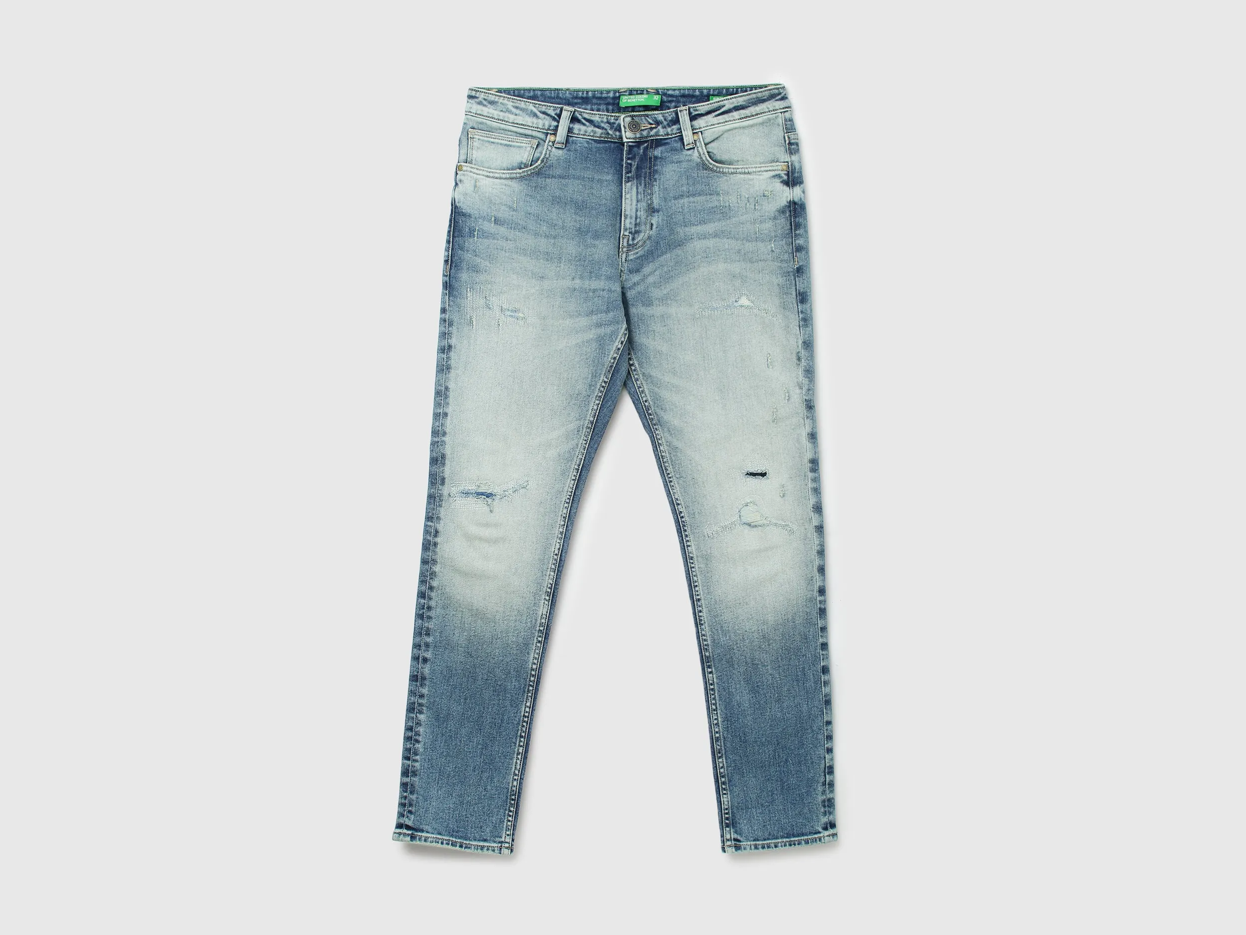 Men Solid Slim Tapered Fit Jeans