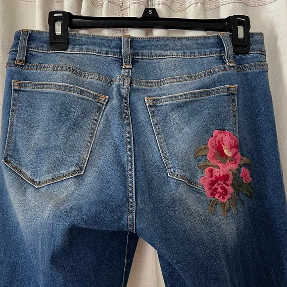 Miss Me Embroidered Bootcut Jeans size 30