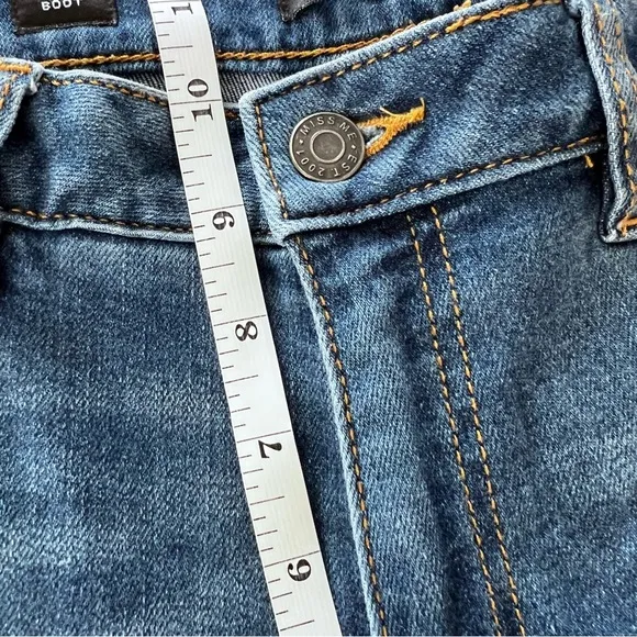 Miss Me Embroidered Bootcut Jeans size 30