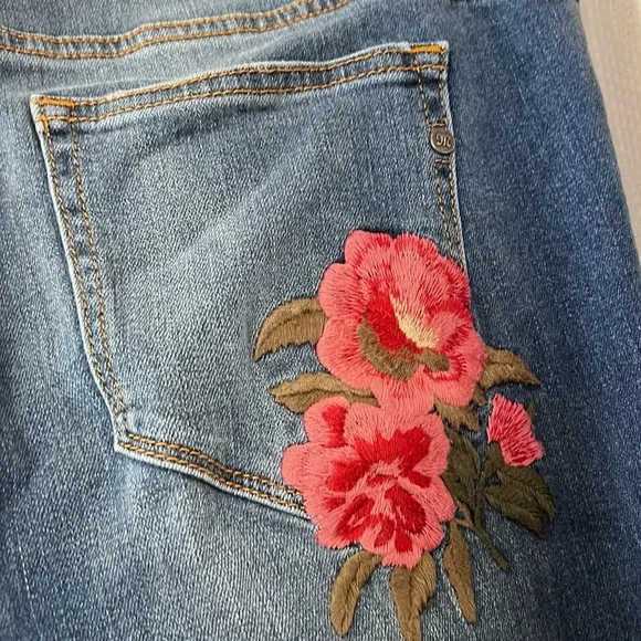 Miss Me Embroidered Bootcut Jeans size 30