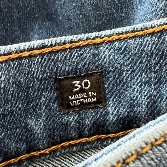 Miss Me Embroidered Bootcut Jeans size 30