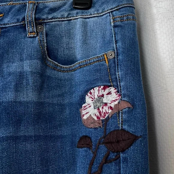 Miss Me Embroidered Bootcut Jeans size 30