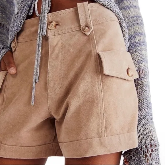 NWT BLANKNYC “Bare It All” Genuine Leather Cargo Shorts in Tan, Size 25