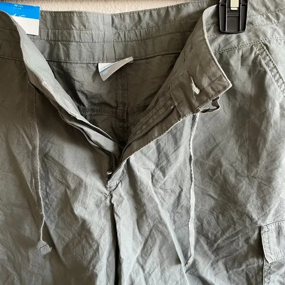 NWT Columbia Women's Sandy River Cargo Shorts Size 14 Style XL1569