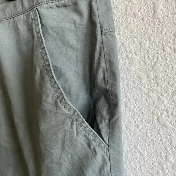 NWT Columbia Women's Sandy River Cargo Shorts Size 14 Style XL1569