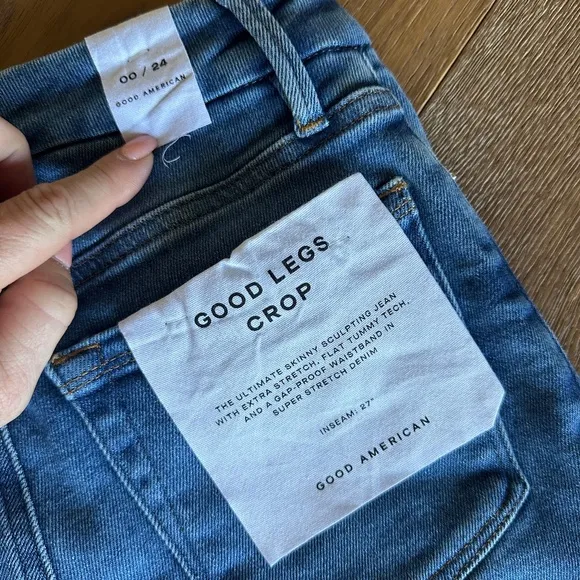 NWT Good American - Good Legs Crop in Blue836