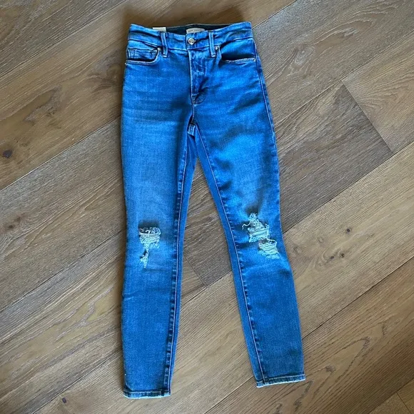 NWT Good American - Good Legs Crop in Blue836