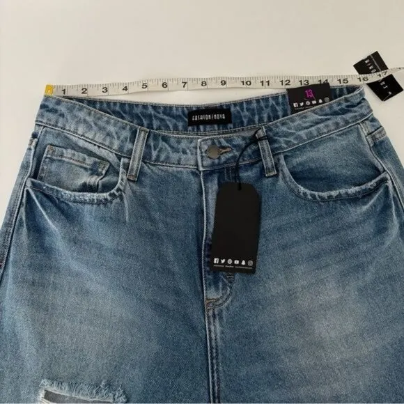 NWT Jeans 13 Cello Distressed Ripped Shredded Mom Y2K Grunge Festival Streetwear