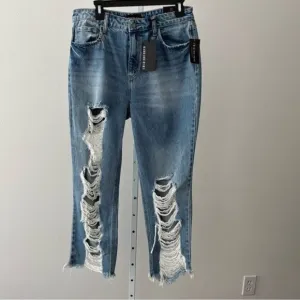 NWT Jeans 13 Cello Distressed Ripped Shredded Mom Y2K Grunge Festival Streetwear