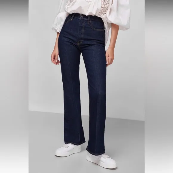 🔥🔥🔥NWT LEVI’S Premium RIBCAGE BOOTCUT JEANS