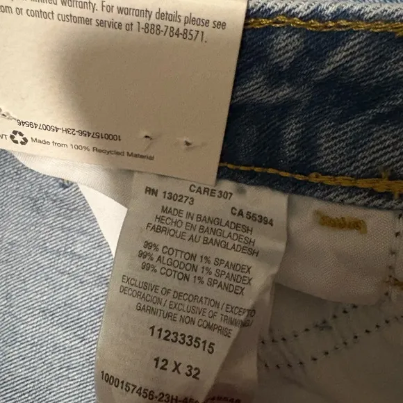 NWT women’s size 12 wrangler jeans