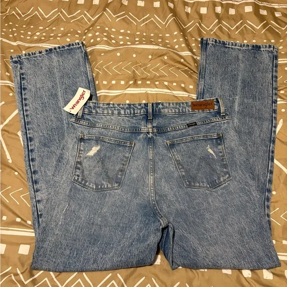 NWT women’s size 12 wrangler jeans