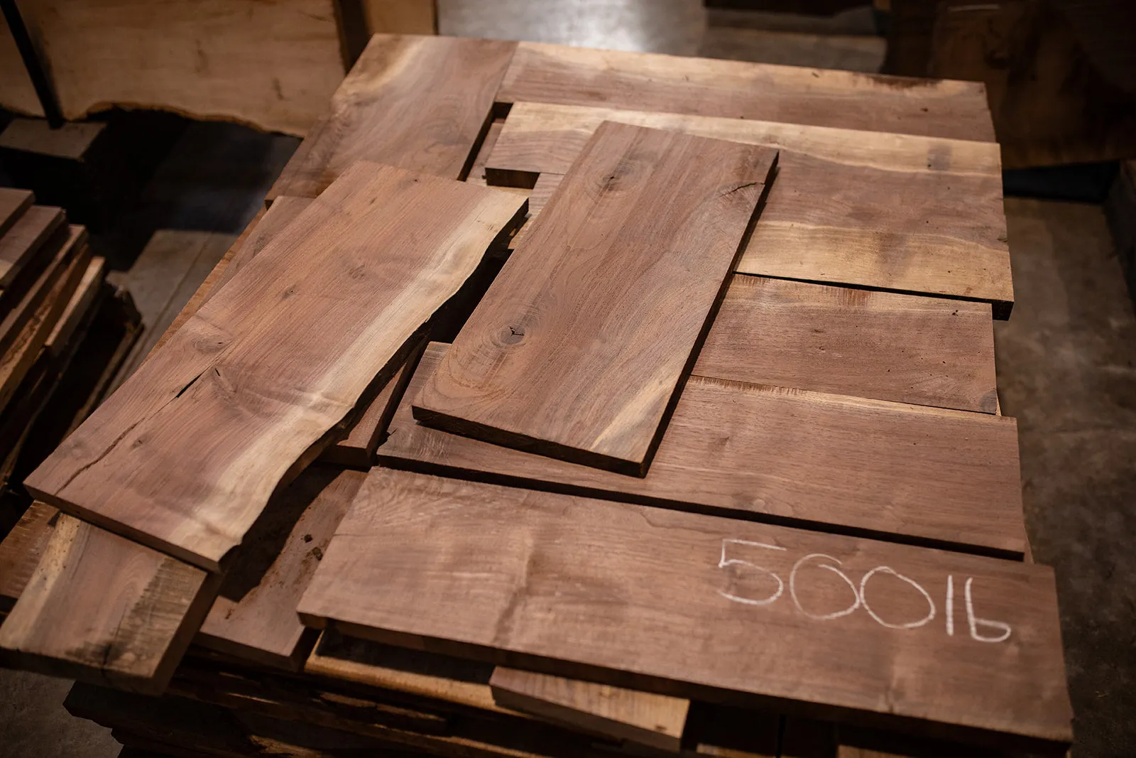 Oregon Black Walnut Shorts (Cutoffs) by the Pallet (500lbs)