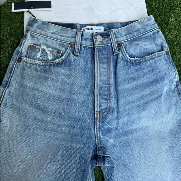 RE/DONE Originals 70s Bootcut Leg Jean in Weathered Indigo With Rip KneeSz 26