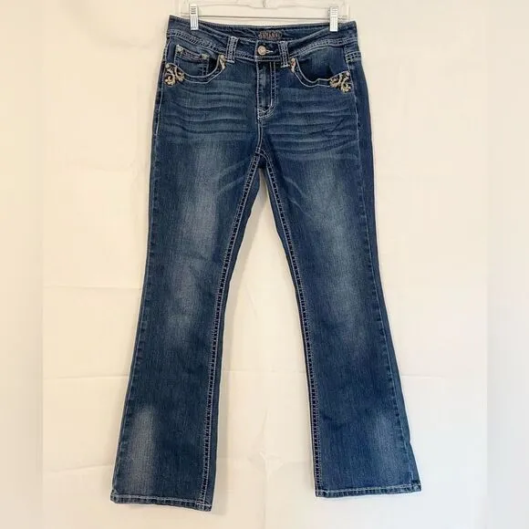 Shyanne bootcut (slight flare) embroidered pocket jeans size 29 (8/9) Short