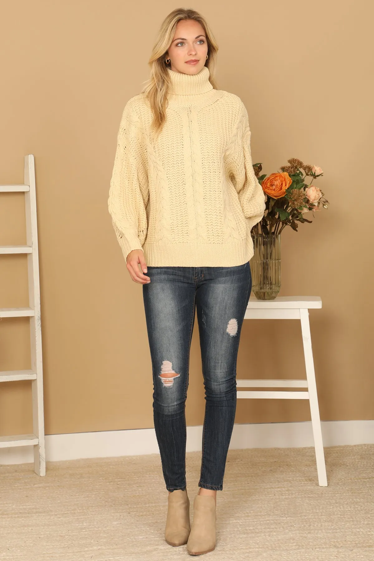 TURTLE NECK KNITTED SWEATER