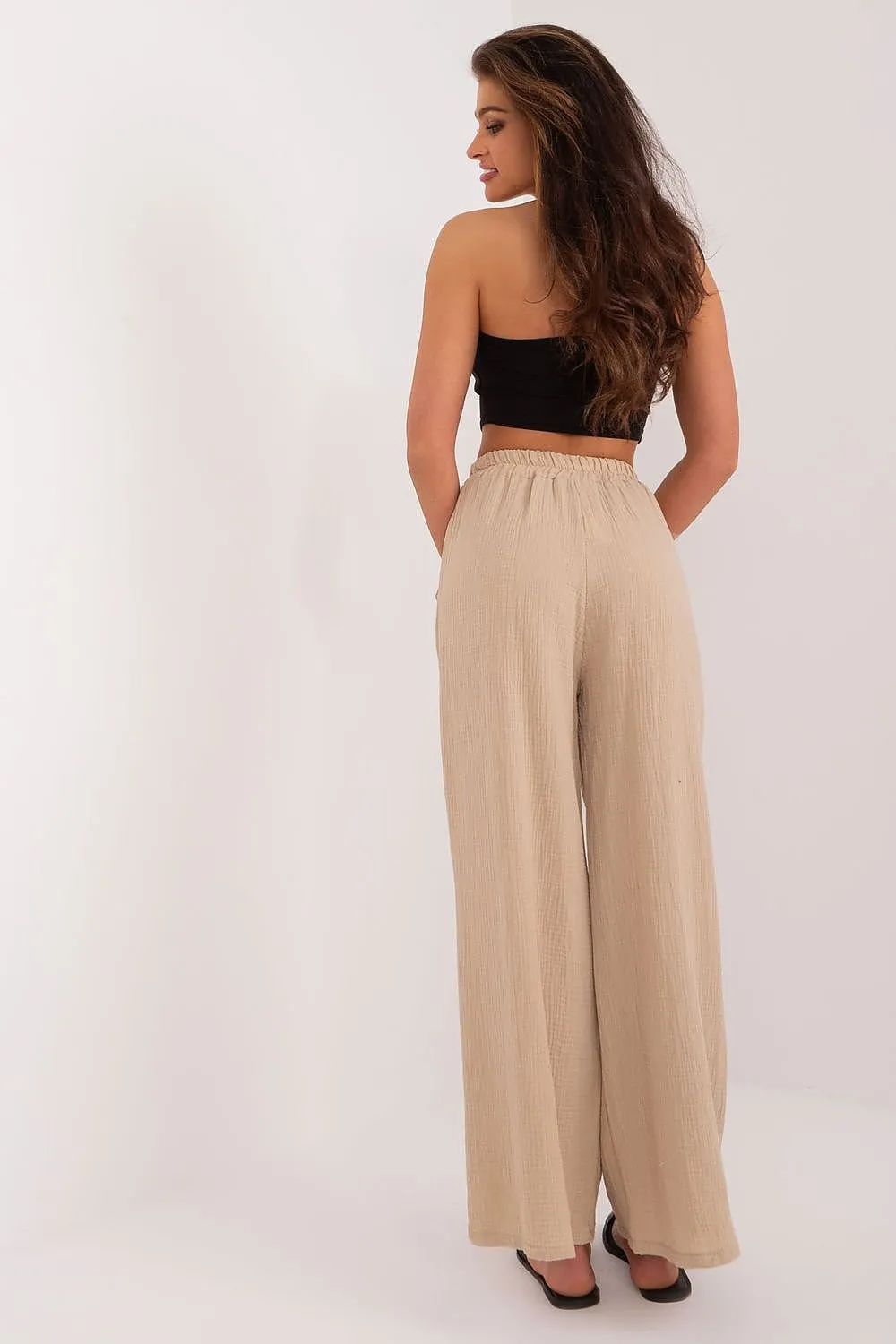Women high rise straight leg pants