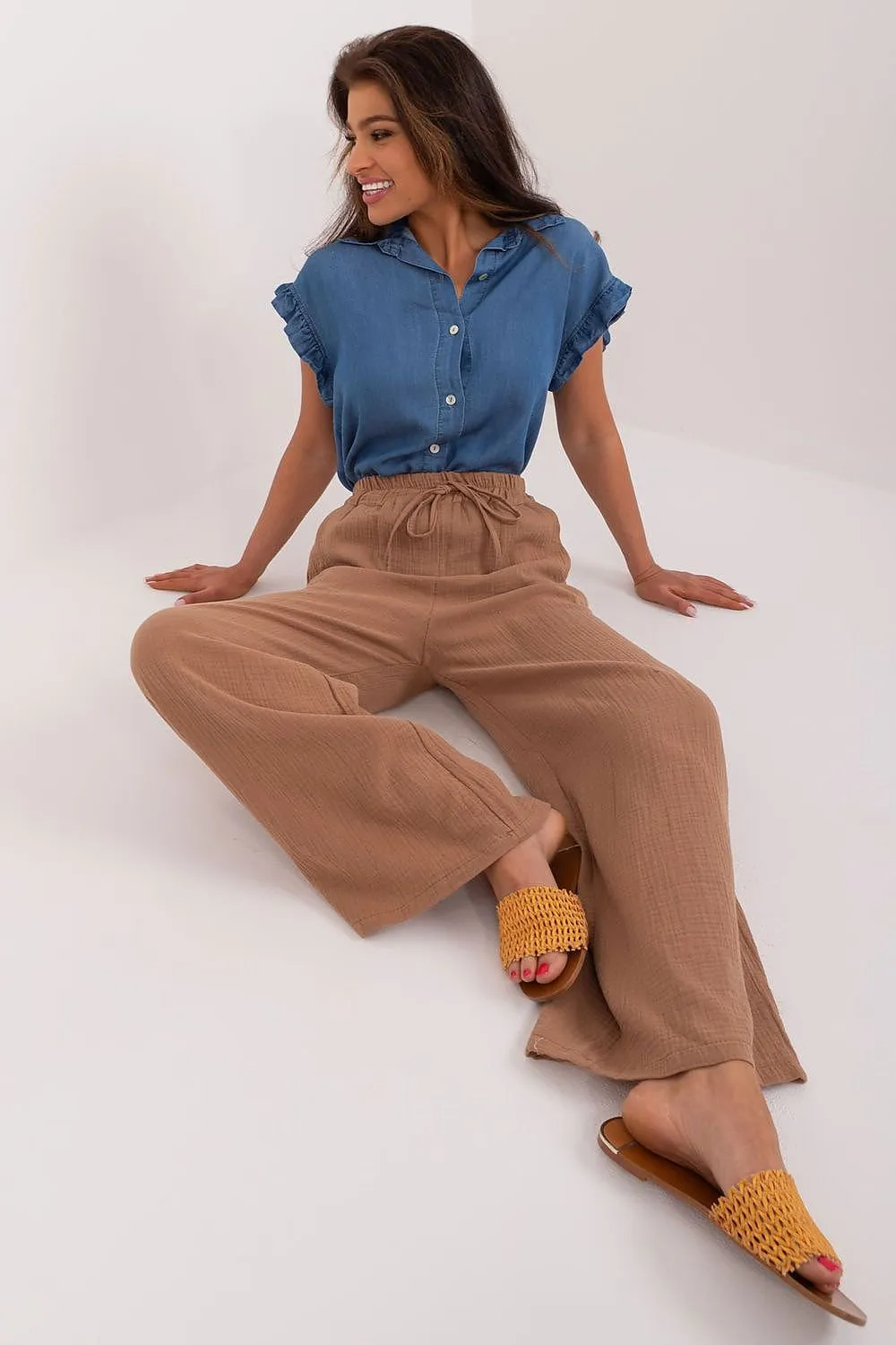 Women high rise straight leg pants