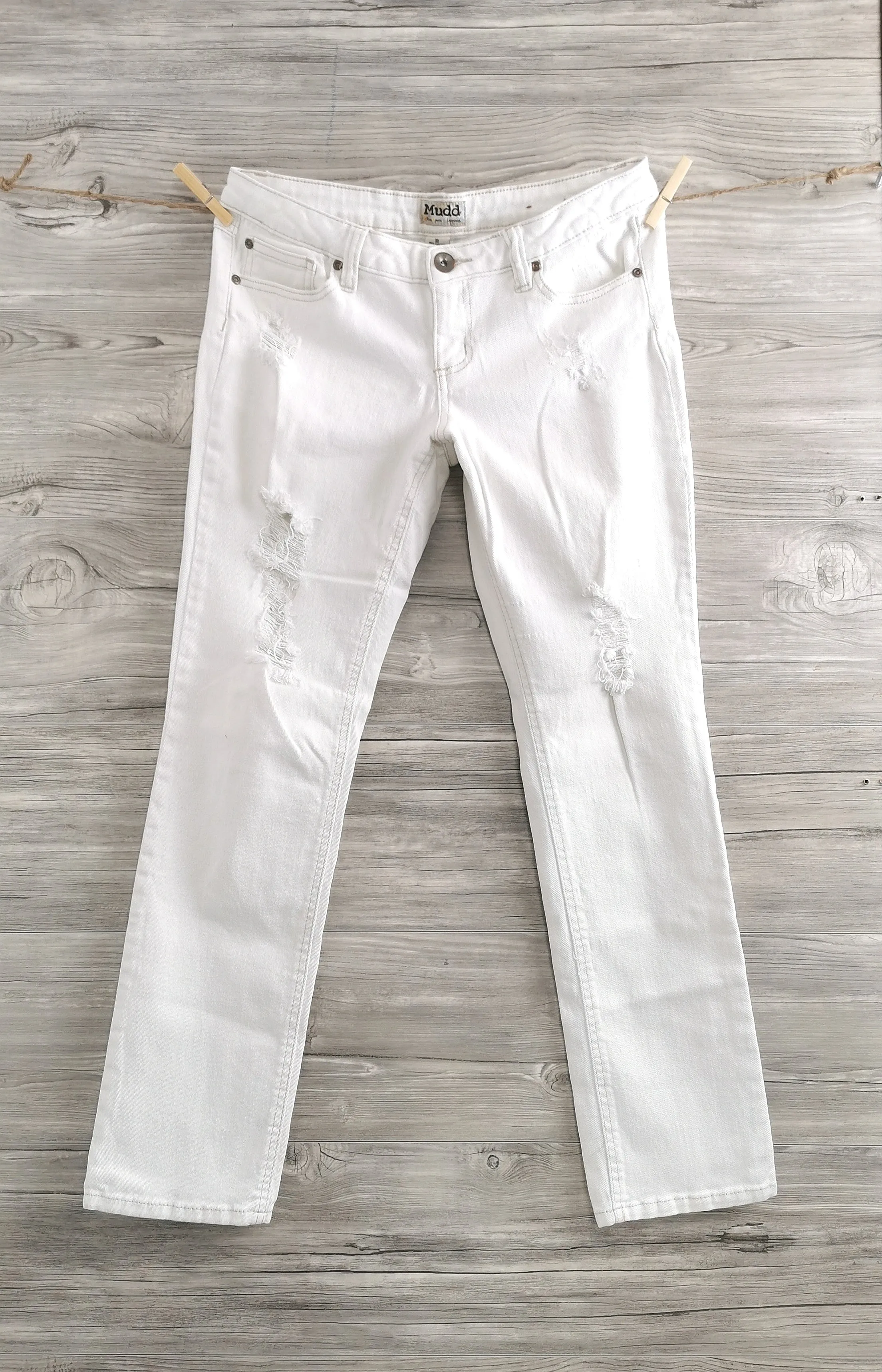 WOMENS SIZE 11 or TEEN GIRL - MUDD Jeans, White, Distressed VGUC B6