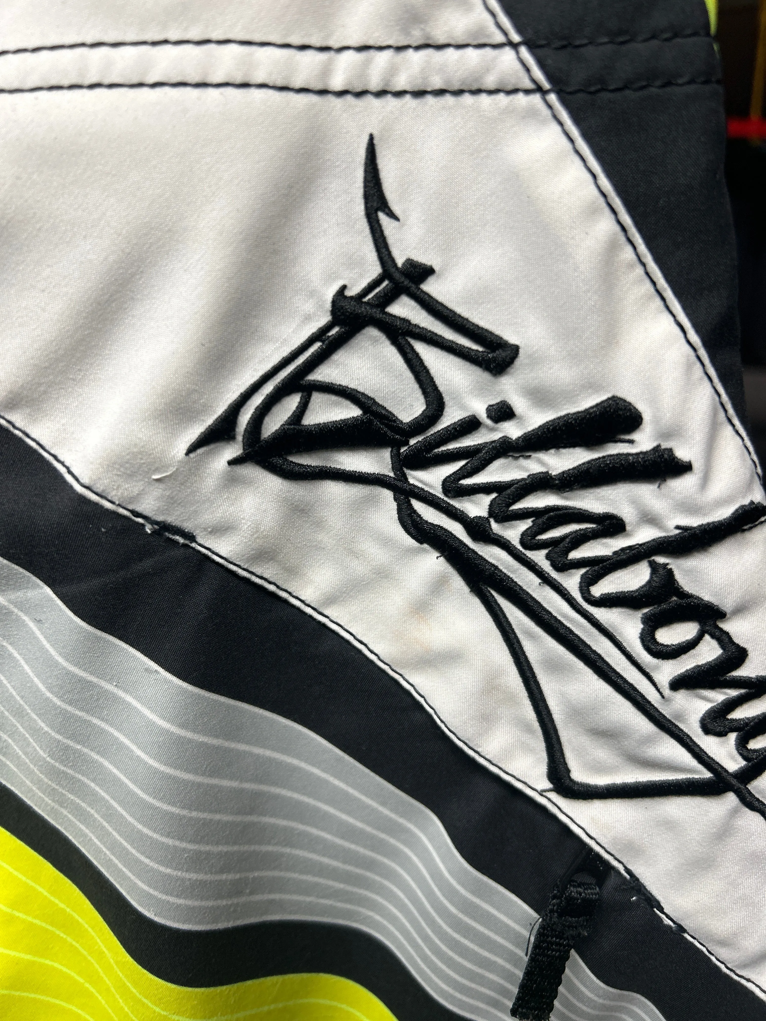 Y2K Andy Irons style Billabong boardshorts W28-30