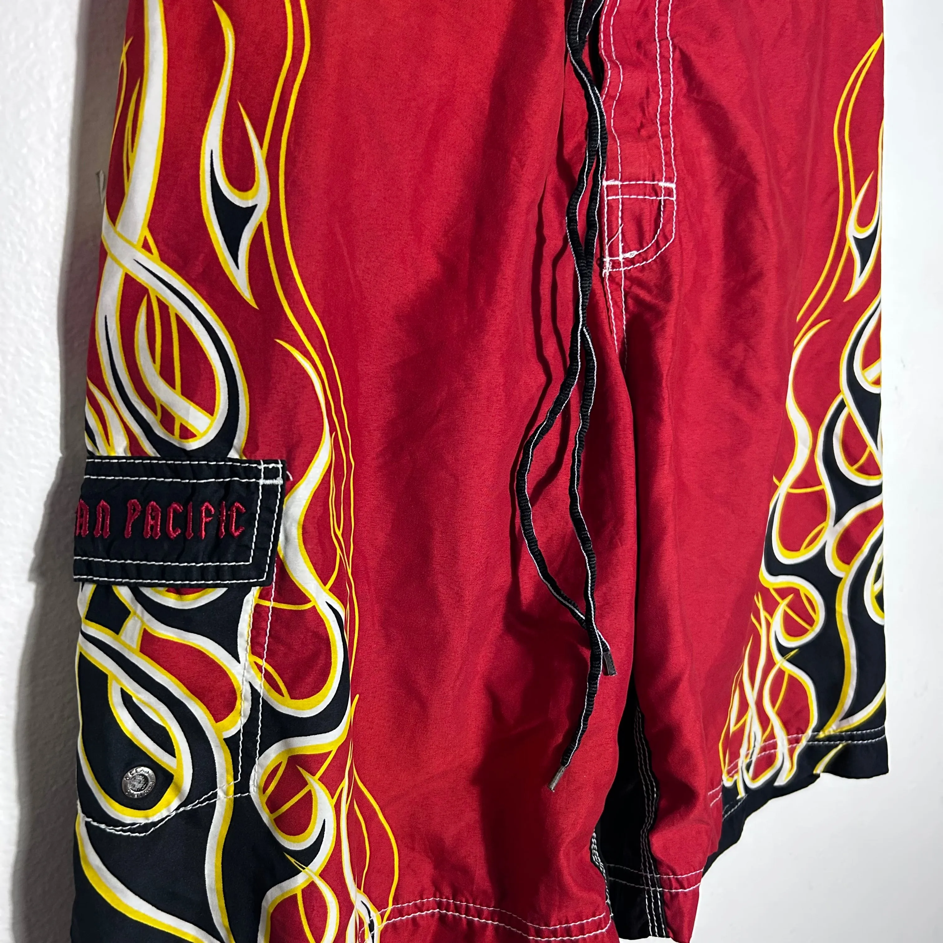 Y2K flame ocean pacific boardshorts W29’