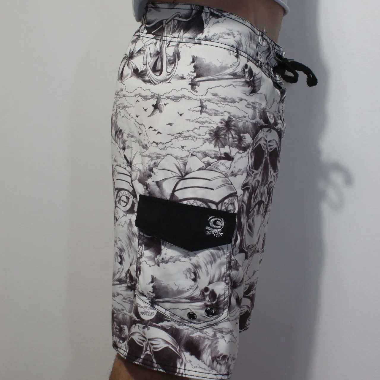 Y2K Piping hot boardshorts W32’